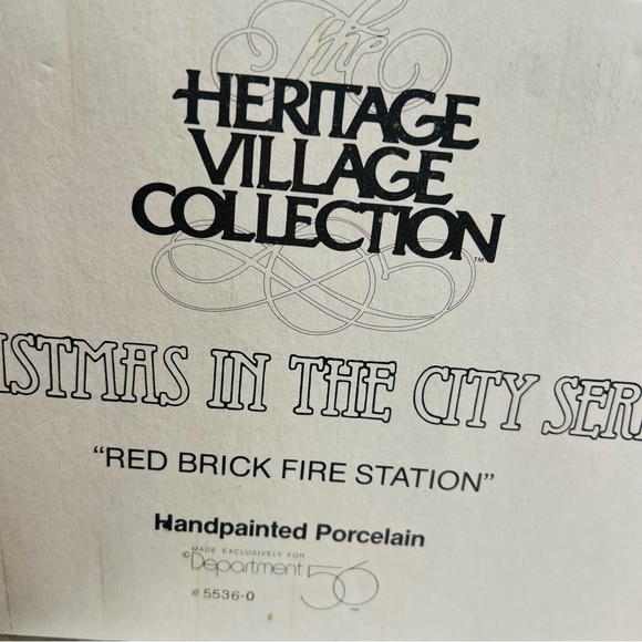 NEW DEPARTMENT 56 “RED BRICK FIRE STATION” CHRISTMAS IN THE CITY - Picture 4 of 15